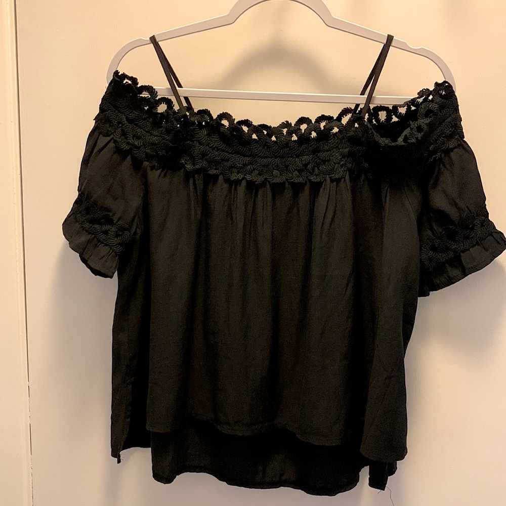 Off-the-shoulder Black top with laced border, Size 6. Never worn - New!